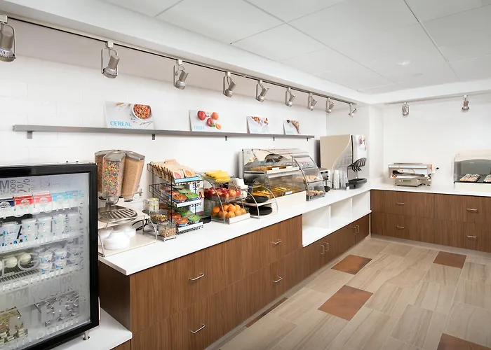 Holiday Inn Express & Suites College Park - University Area By Ihg
