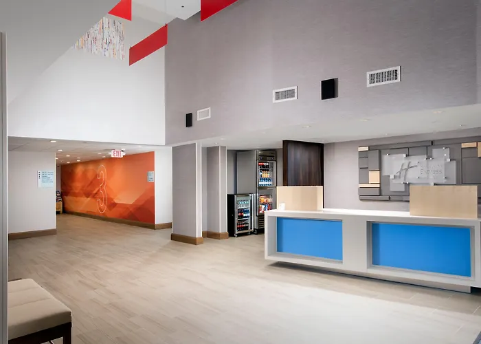 Holiday Inn Express & Suites College Park - University Area By Ihg