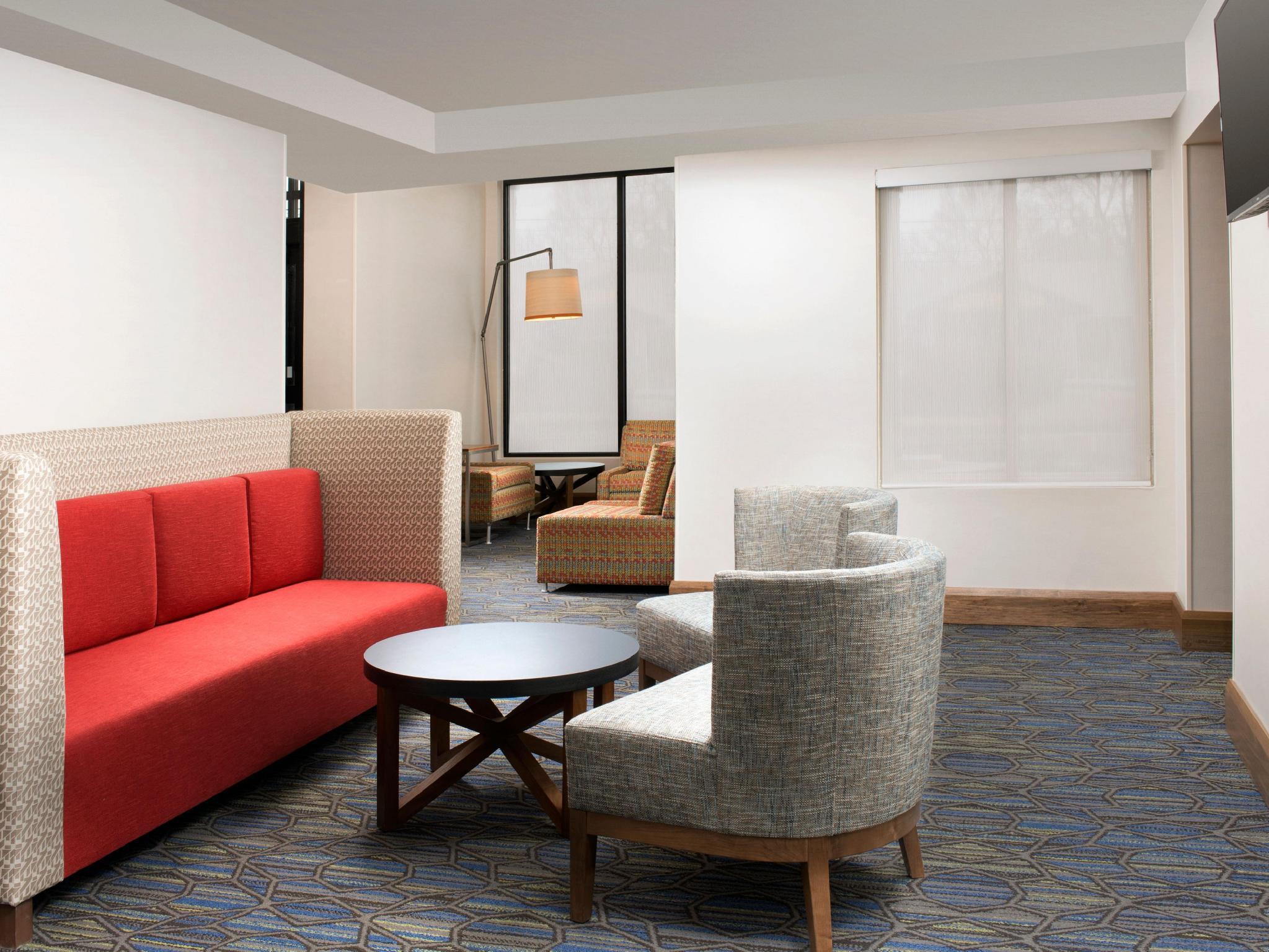Express & - Area By Ihg Hotel 2*