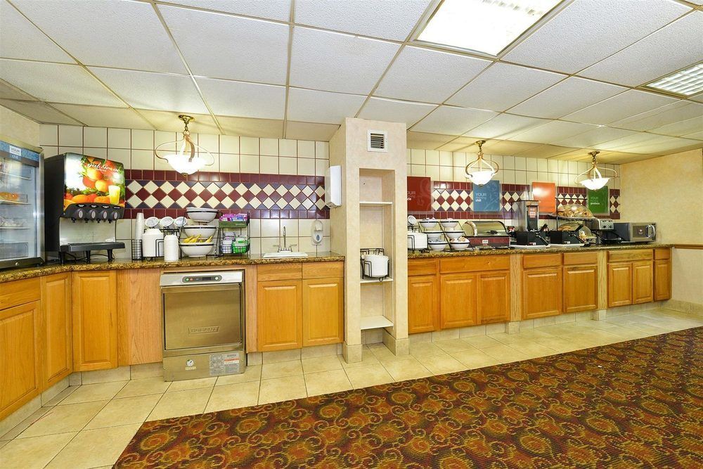 Express & - Area By Ihg Hotel College Park