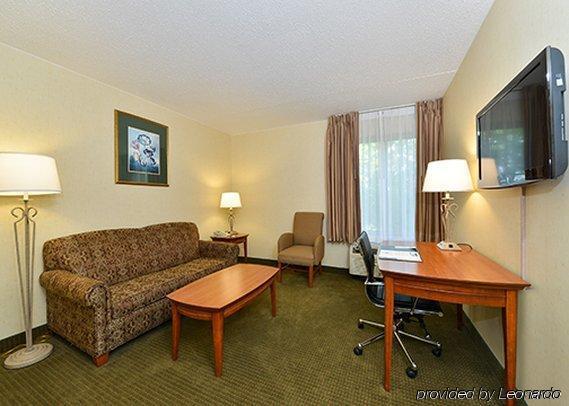 Express & - Area By Ihg 2* College Park