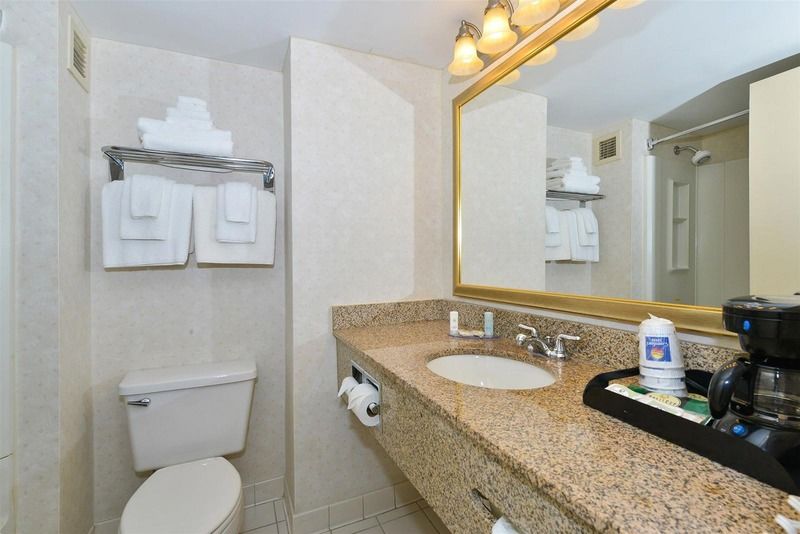 Express & - Area By Ihg College Park