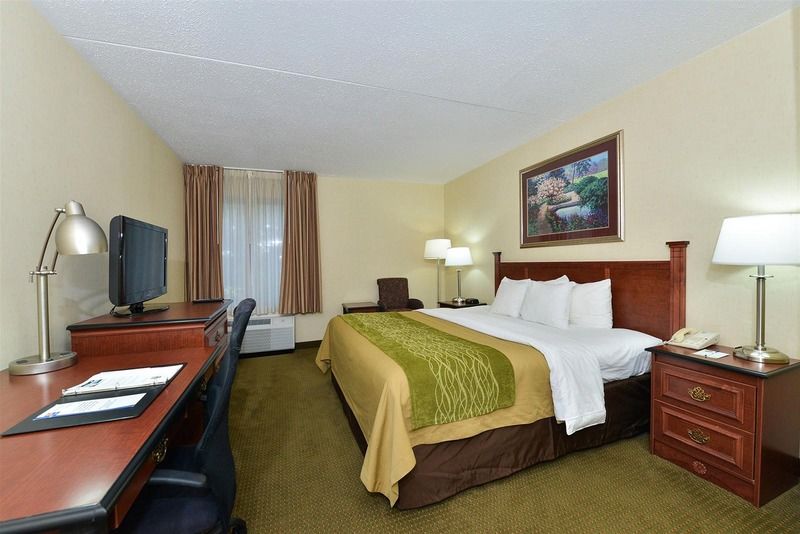 Express & - Area By Ihg 2* College Park