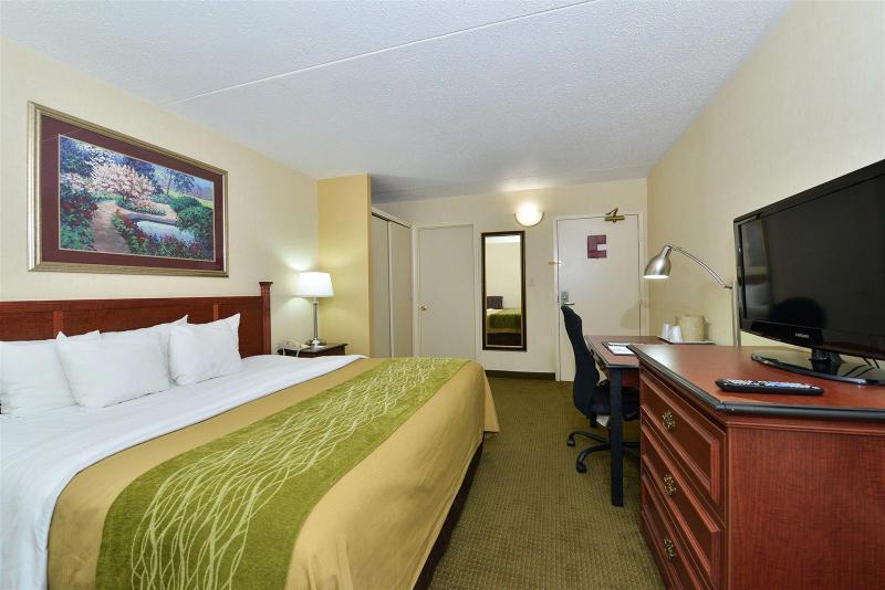 Express & - Area By Ihg College Park